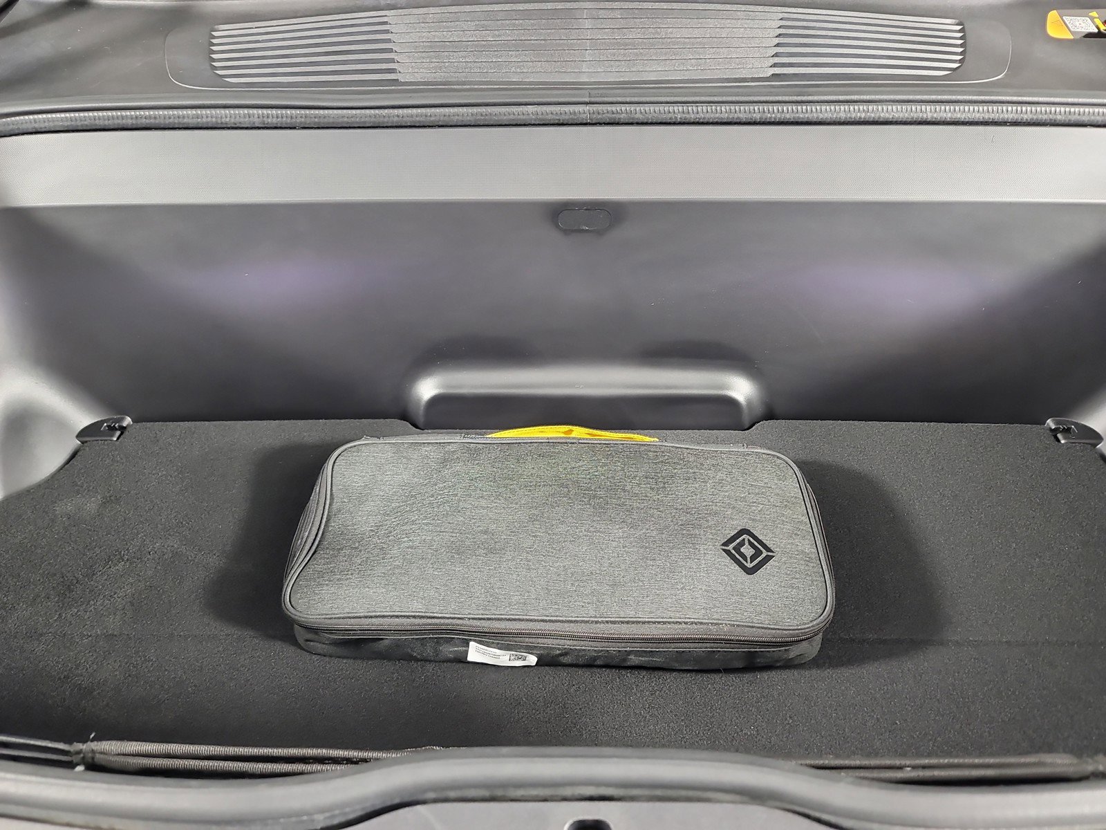 Used 2024 Rivian R1S Adventure image 14