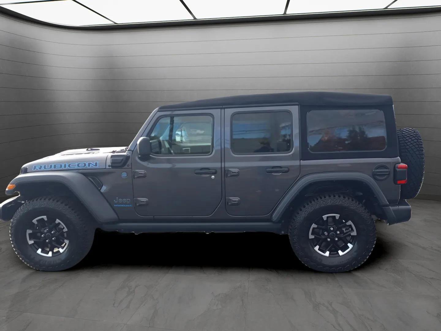 Used 2024 Jeep Wrangler Unlimited Rubicon 4xe image 2