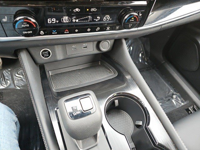 Used 2023 Nissan Rogue SL w/ SL Premium Package image 25