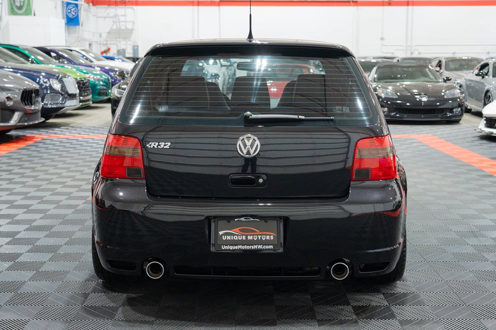 Used 2004 Volkswagen R32 AWD/4WD image 5