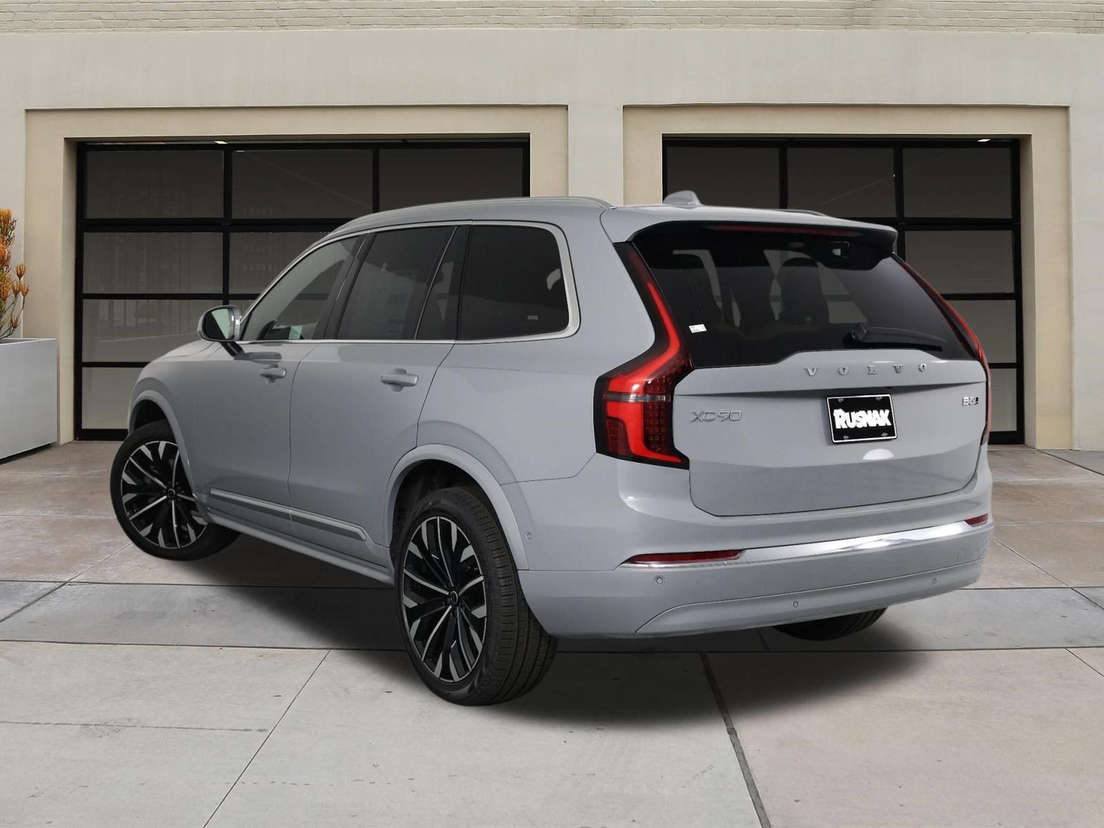 New 2026 Volvo XC90 B5 Plus w/ Protection Package AWD/4WD image 3