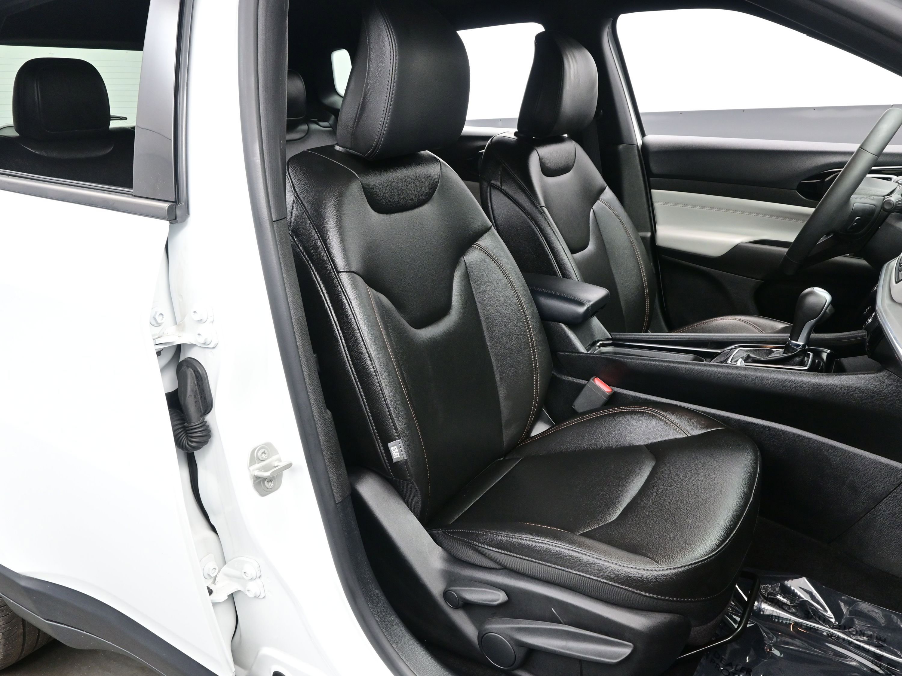 Used 2024 Jeep Compass Limited image 14