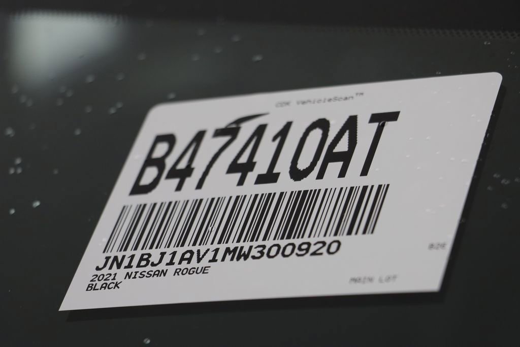 Used 2021 Nissan Rogue Sport S image 24
