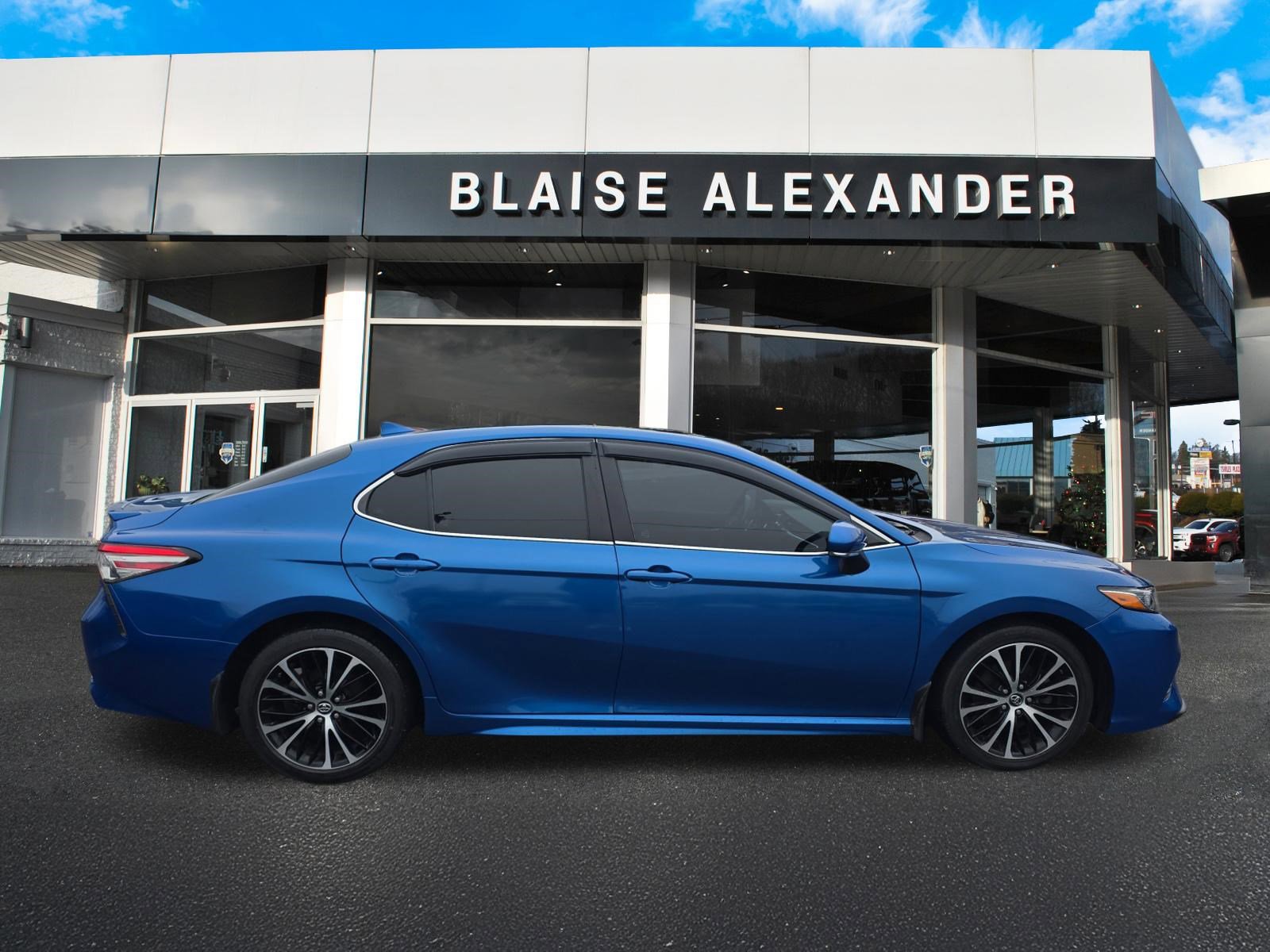 Used 2018 Toyota Camry SE w/ Audio Package image 2