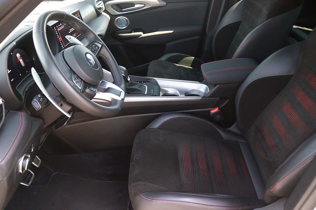 Used 2025 Dodge Hornet GT w/ GT Plus Package AWD/4WD image 15