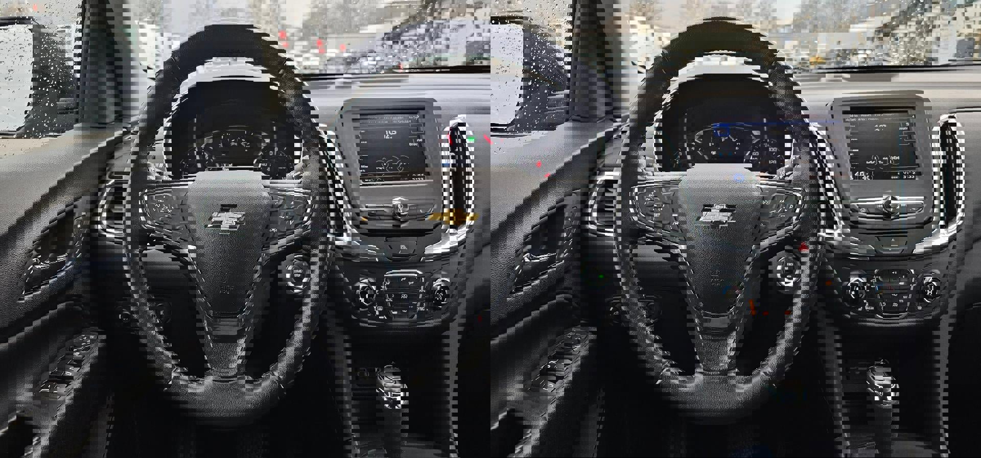 Used 2020 Chevrolet Equinox LT w/ Driver Convenience Package image 12