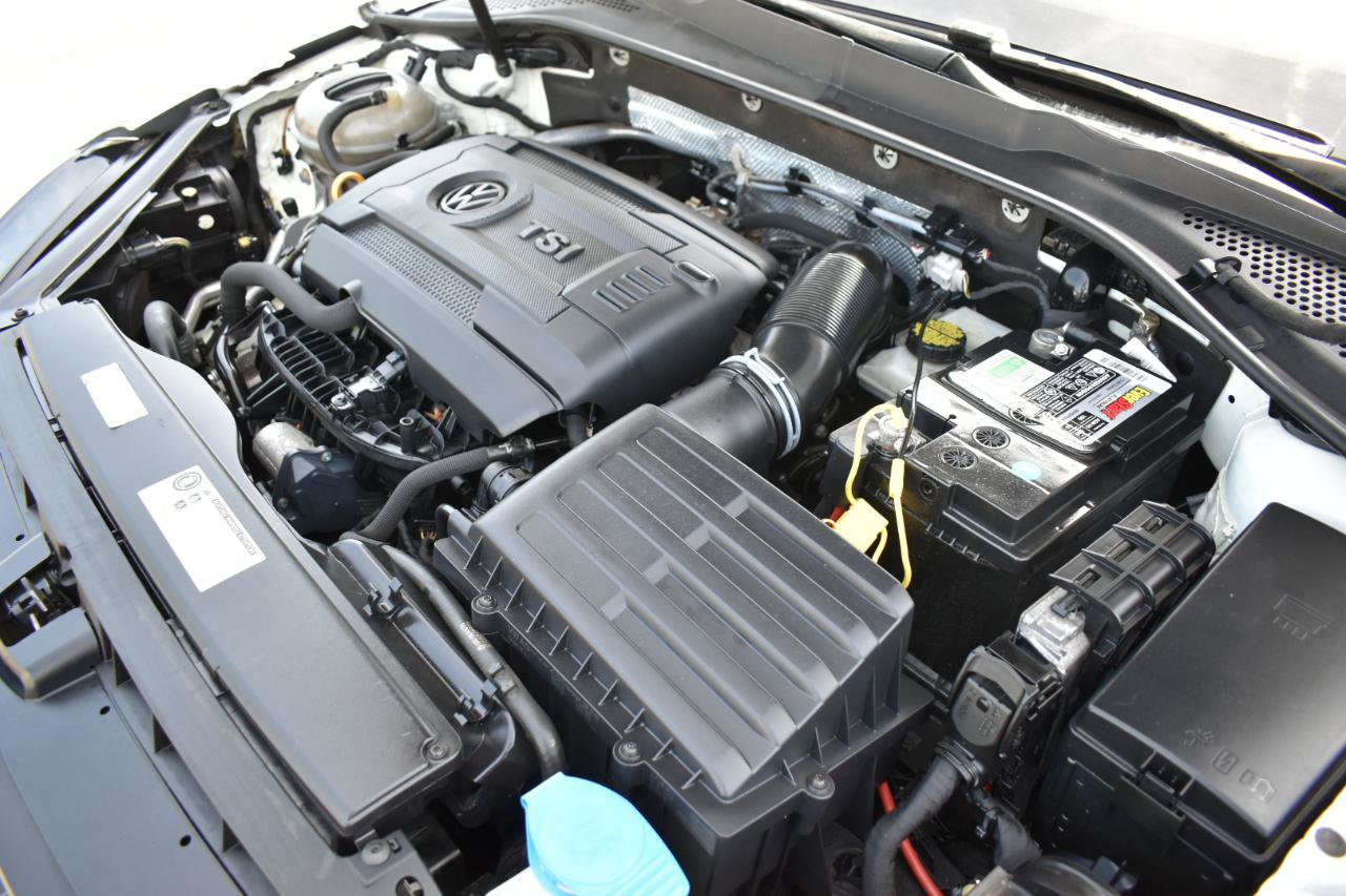 Used 2015 Volkswagen GTI S FWD image 43