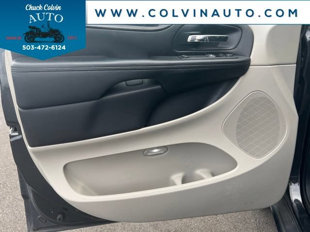 Used 2012 Dodge Grand Caravan American Value Package FWD image 12