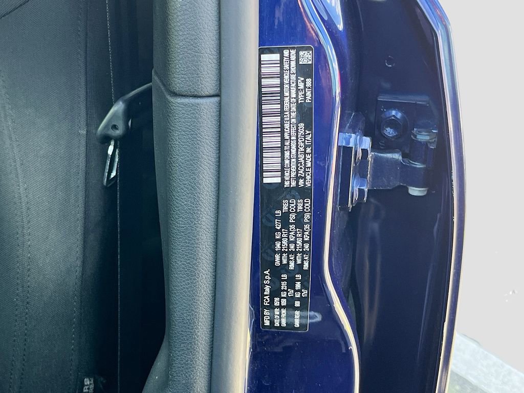 Certified 2016 Jeep Renegade Latitude image 28