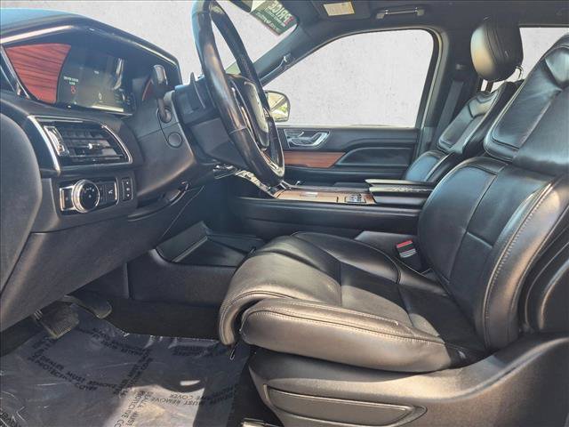 Used 2019 Lincoln Navigator Select AWD/4WD image 11