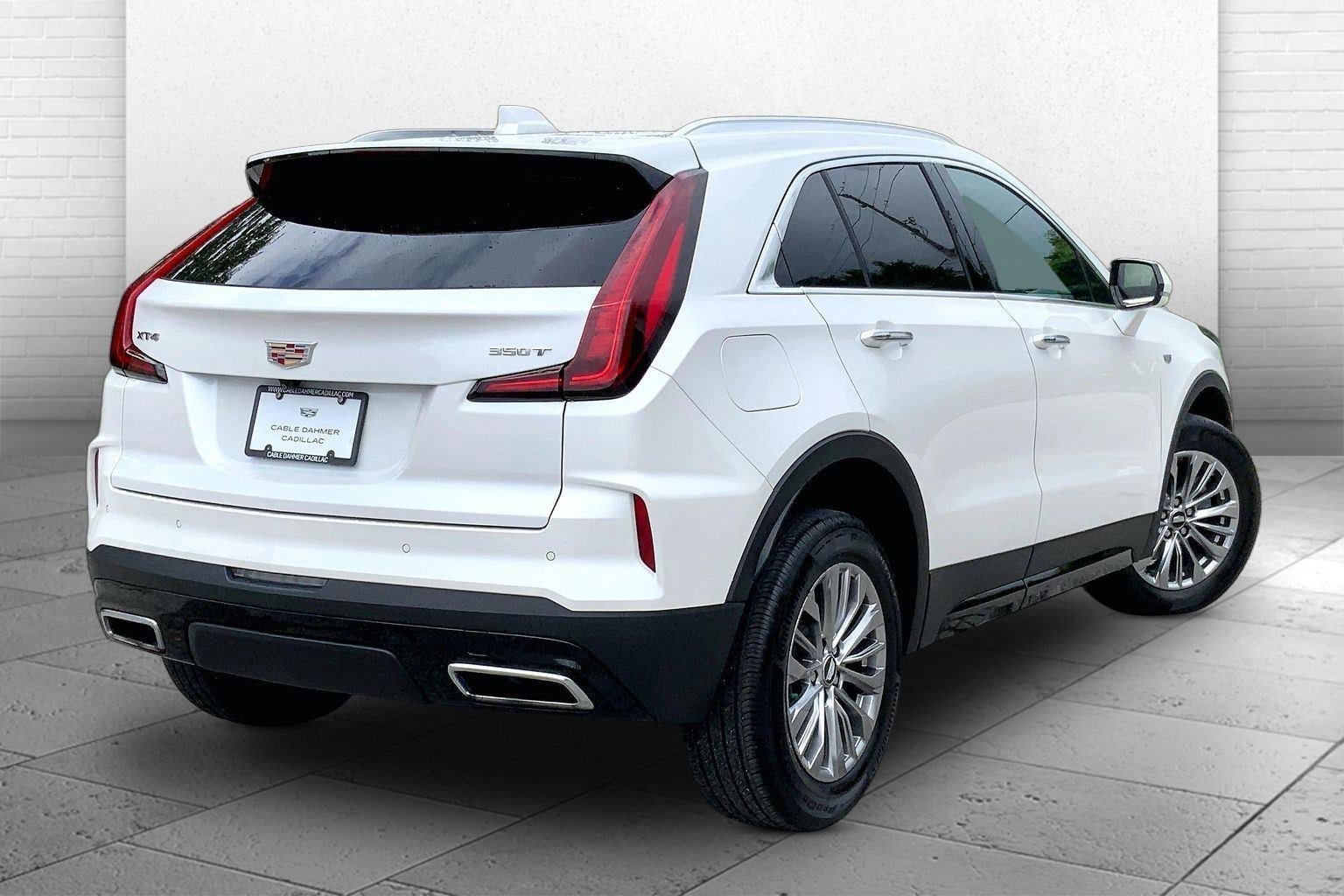 Used 2025 Cadillac XT4 Premium Luxury FWD image 14