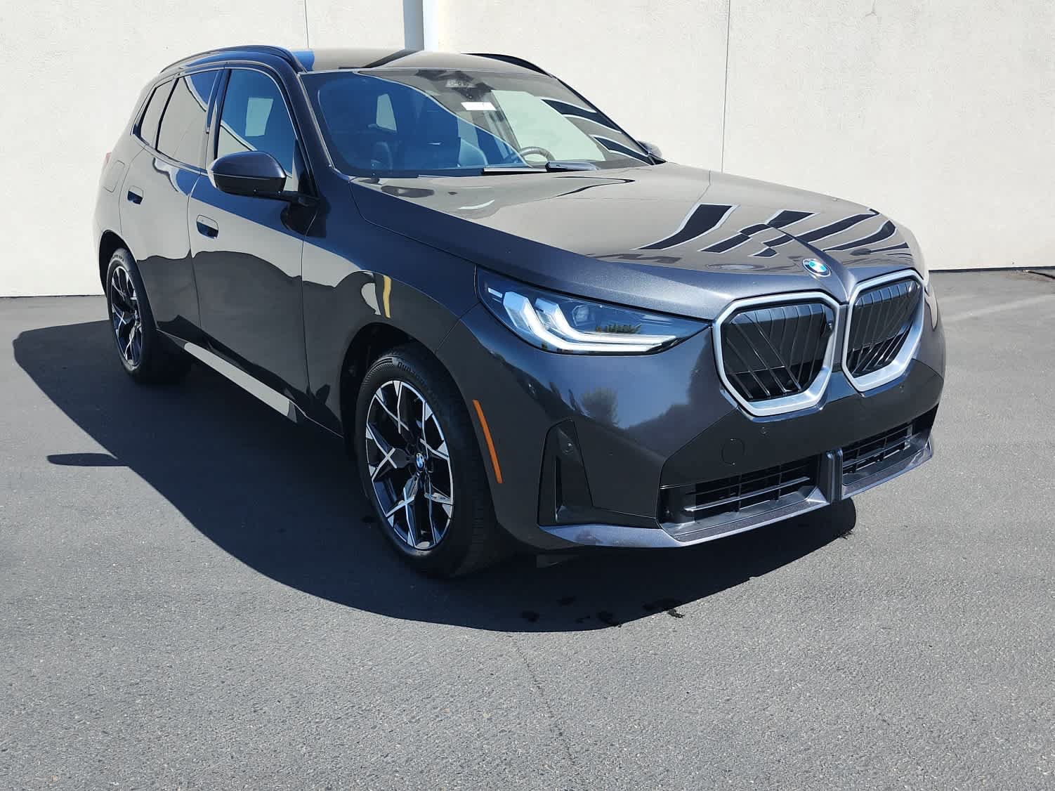 Used 2025 BMW X3 xDrive30i AWD/4WD image 2