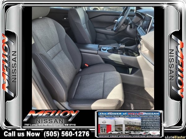 Used 2025 Nissan Rogue SV image 14