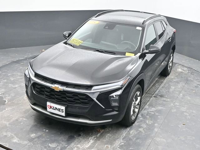 Used 2025 Chevrolet Trax LT image 38