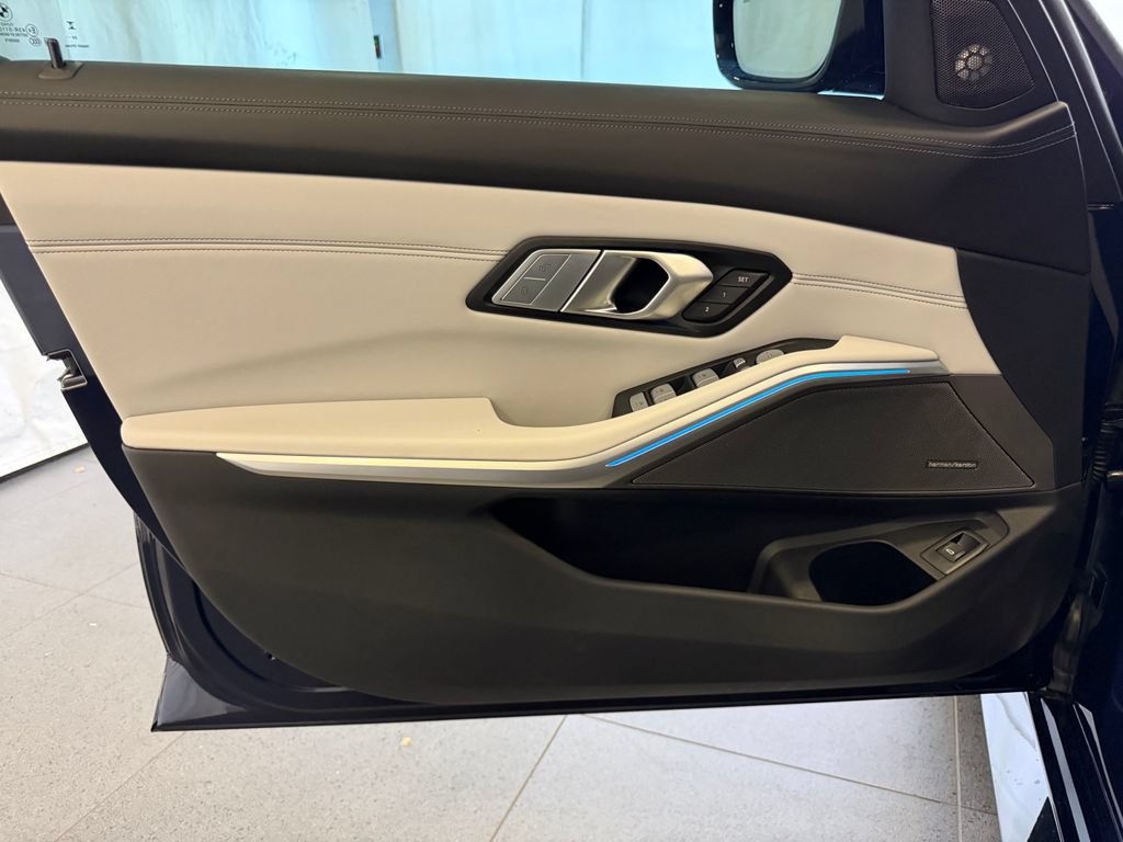 Used 2025 BMW M3 Competition AWD/4WD image 15