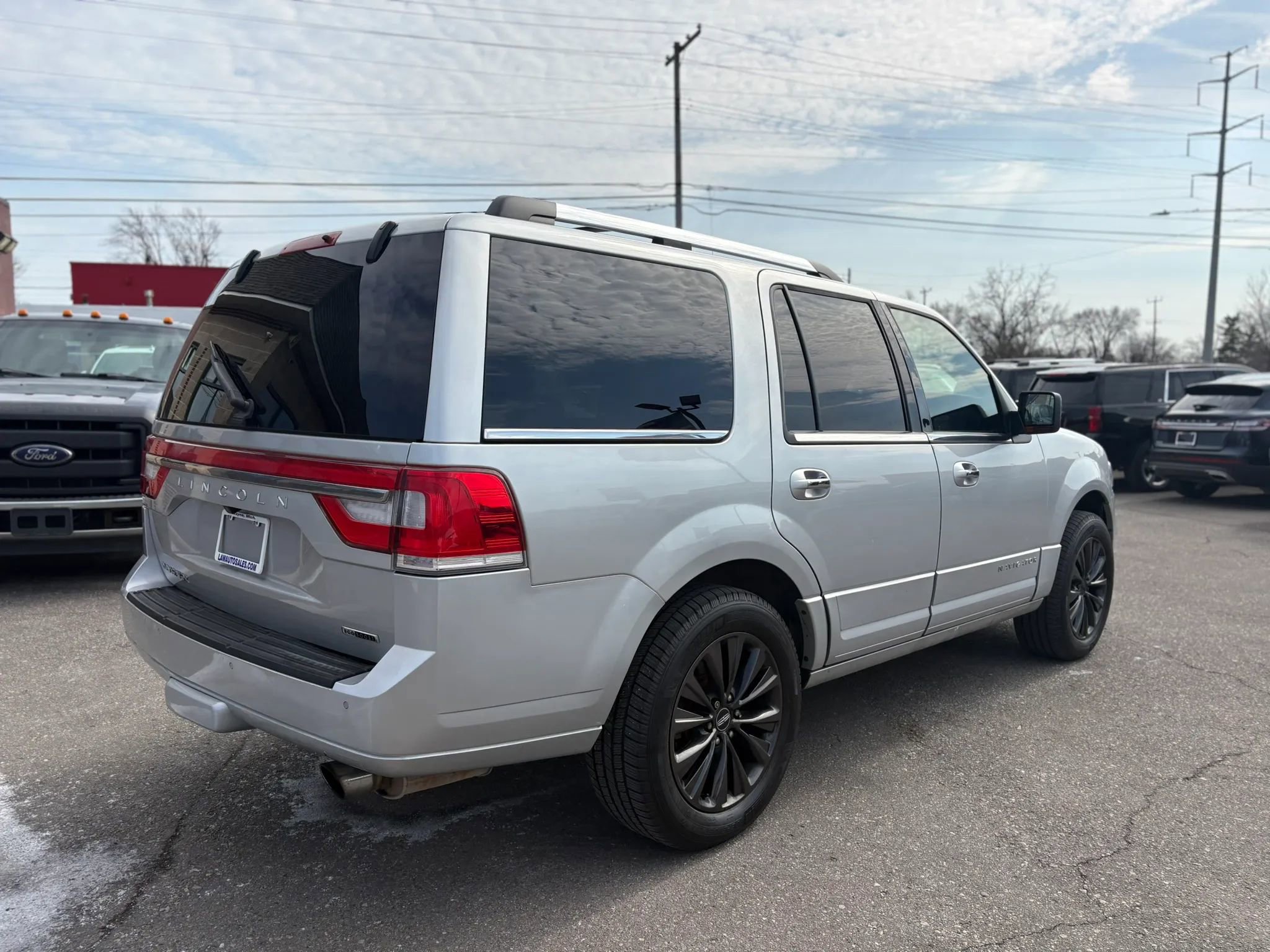Used 2015 Lincoln Navigator 4WD image 5