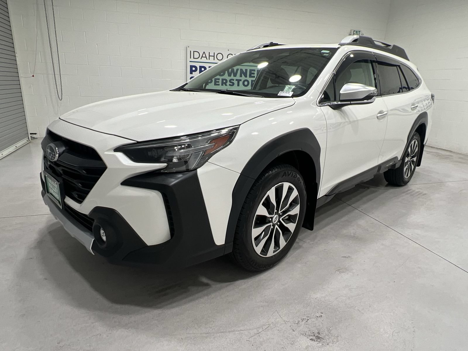 Used 2025 Subaru Outback Touring AWD/4WD image 4
