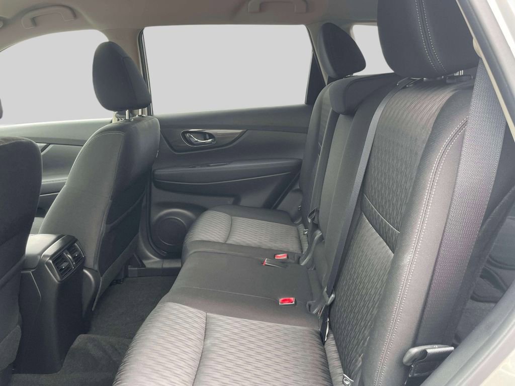 Used 2019 Nissan Rogue SV w/ Premium Package AWD/4WD image 12