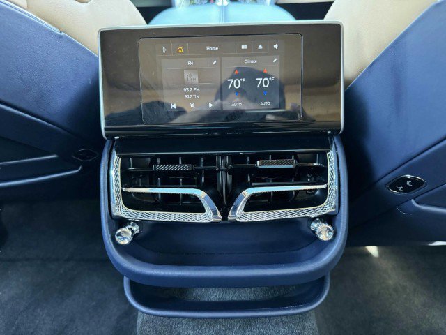 Used 2023 Bentley Flying Spur W12 image 51