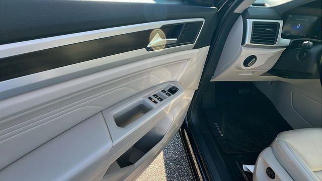 Used 2022 Volkswagen Atlas SE FWD image 12