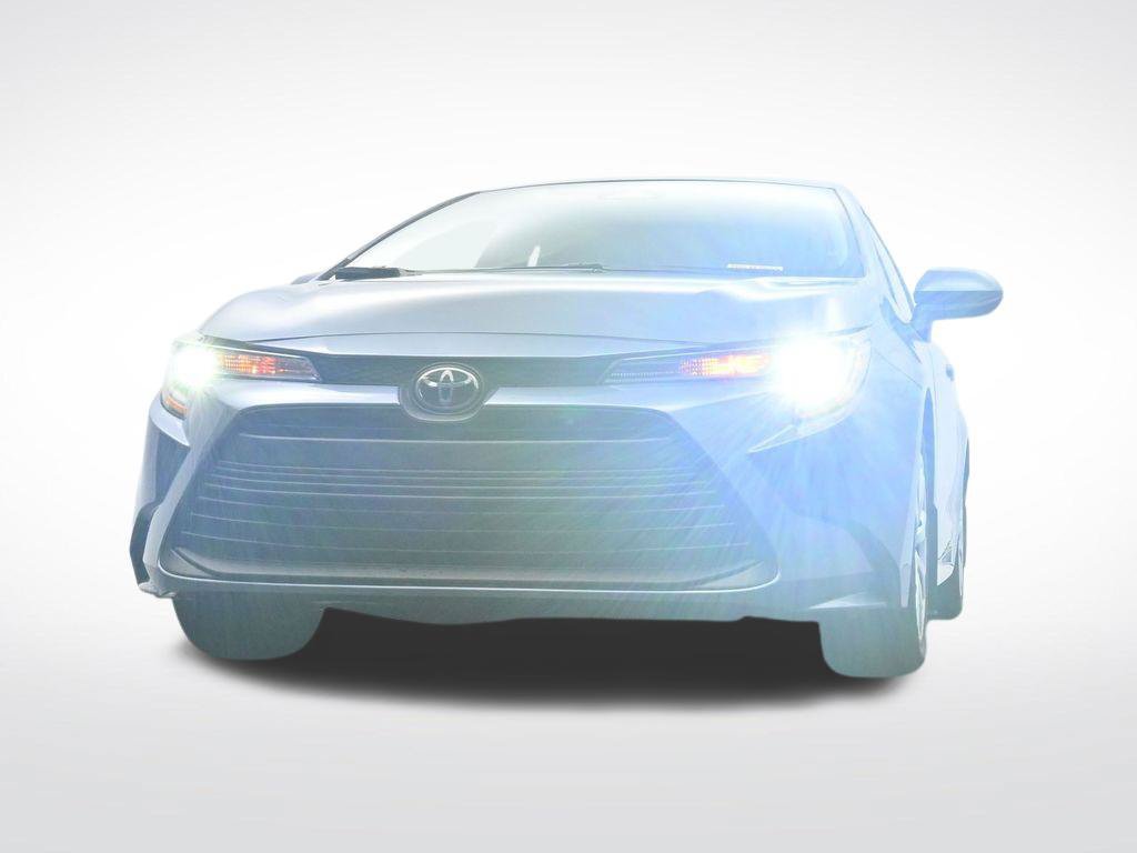 Used 2026 Toyota Corolla LE FWD image 31
