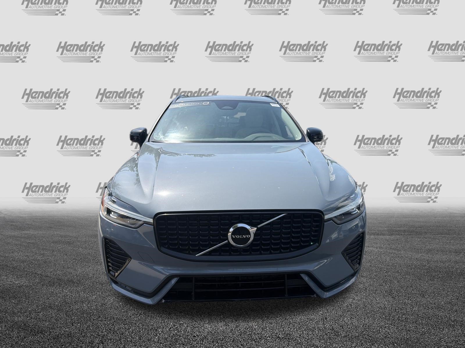 Certified 2024 Volvo XC60 B5 Core AWD/4WD image 3