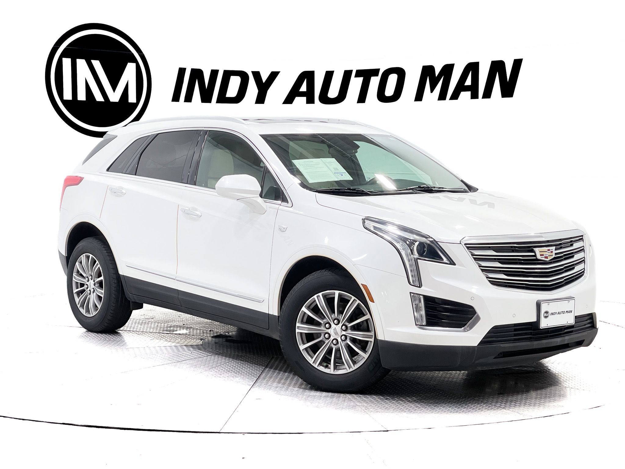 Used 2017 Cadillac XT5 Luxury image 2