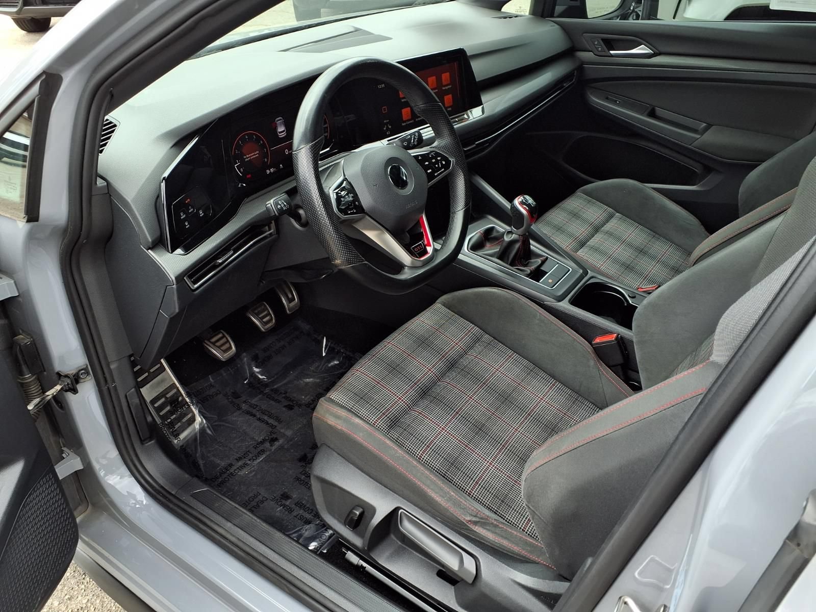 Used 2022 Volkswagen GTI SE FWD image 13