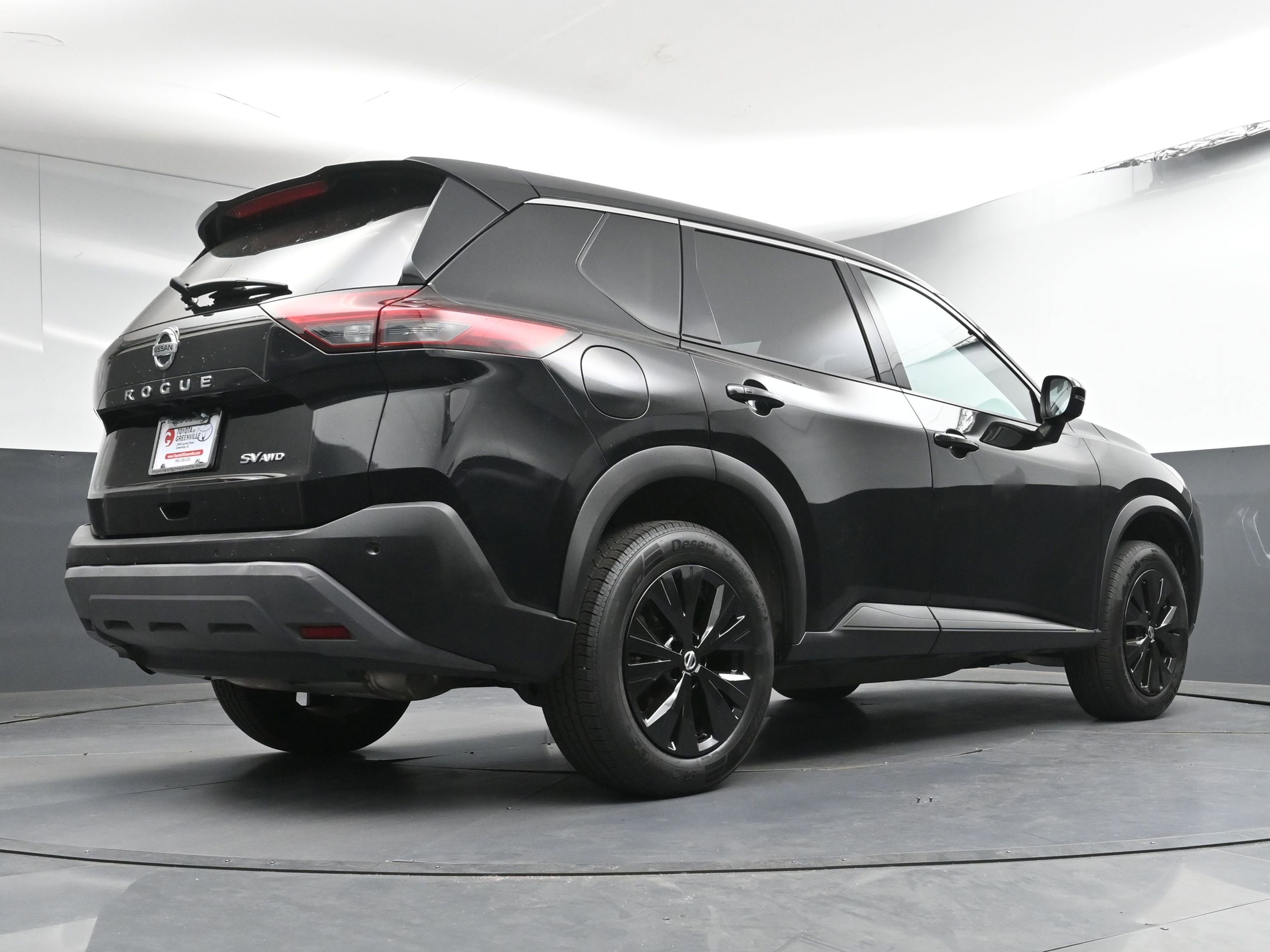 Used 2021 Nissan Rogue SV image 27