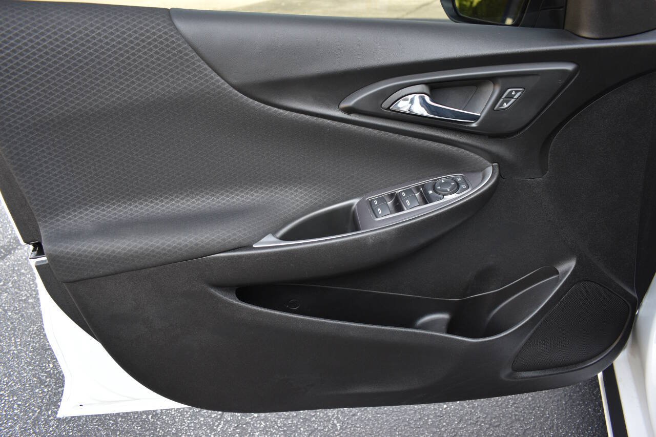 Used 2023 Chevrolet Malibu RS FWD image 14