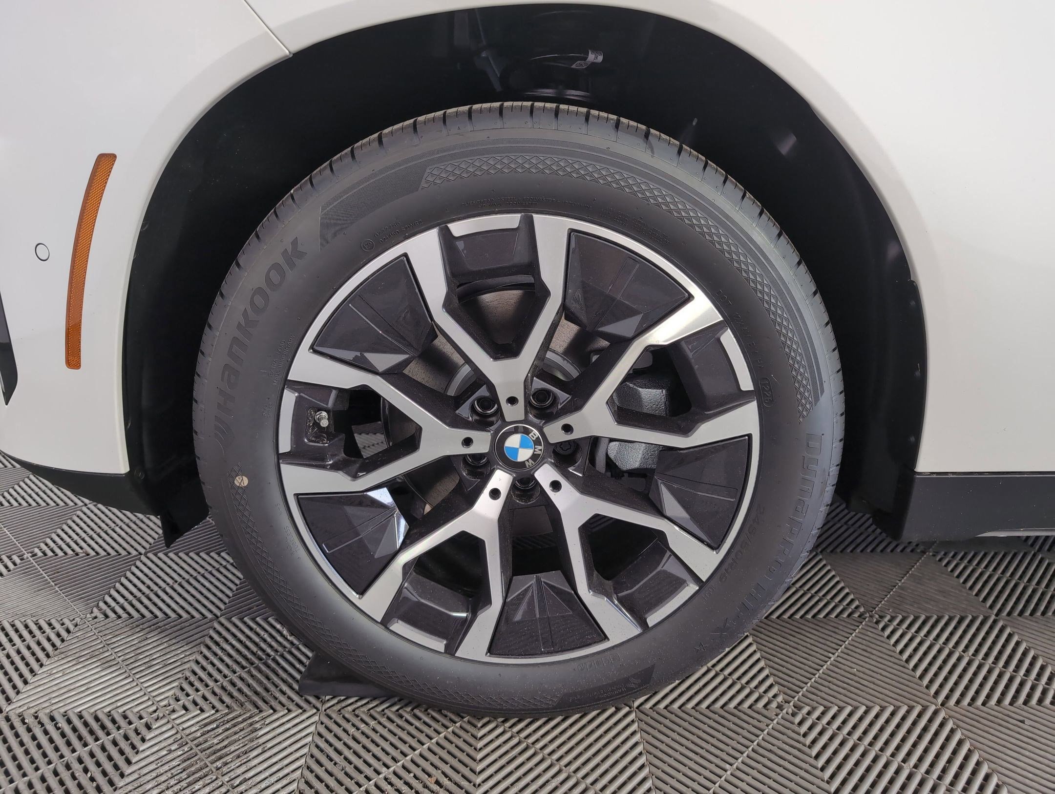 Used 2025 BMW X3 xDrive30i w/ Convenience Package image 9