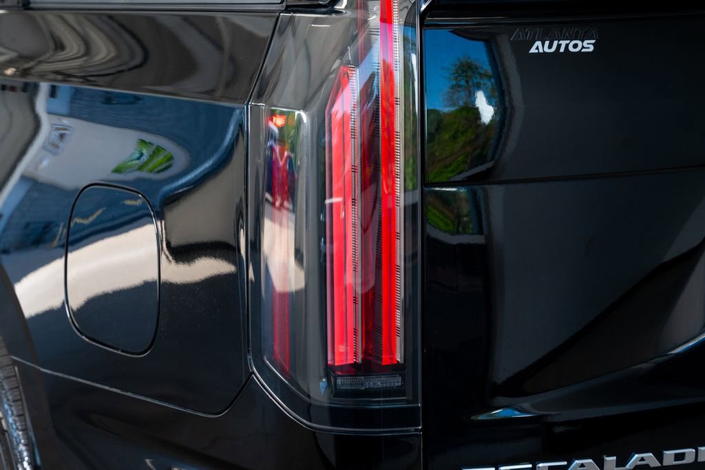Used 2025 Cadillac Escalade V image 15