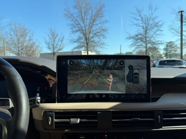 Used 2023 Lincoln Corsair Reserve w/ Equipment Group 202A image 10