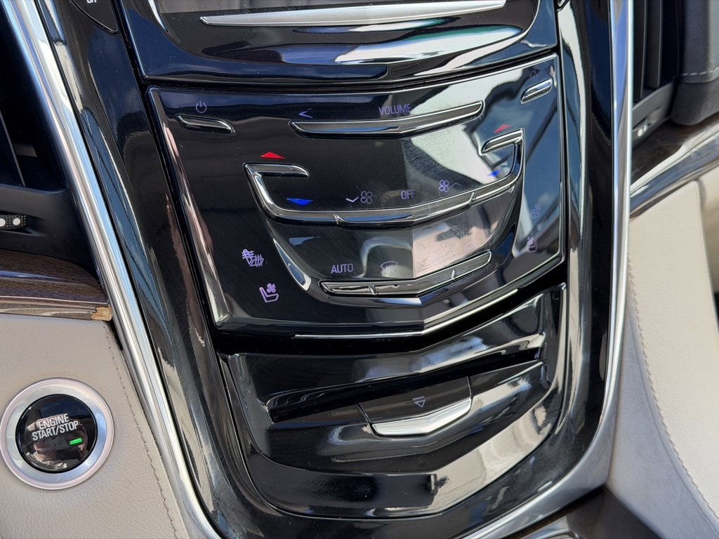 Used 2018 Cadillac Escalade Luxury image 15
