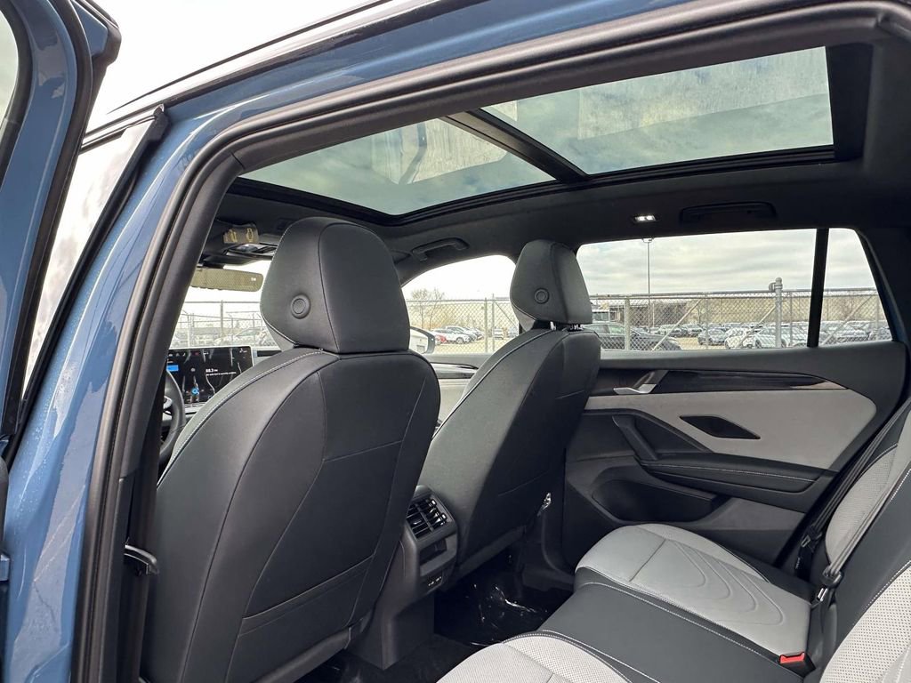 New 2026 Volkswagen Tiguan SE R-Line AWD/4WD image 11