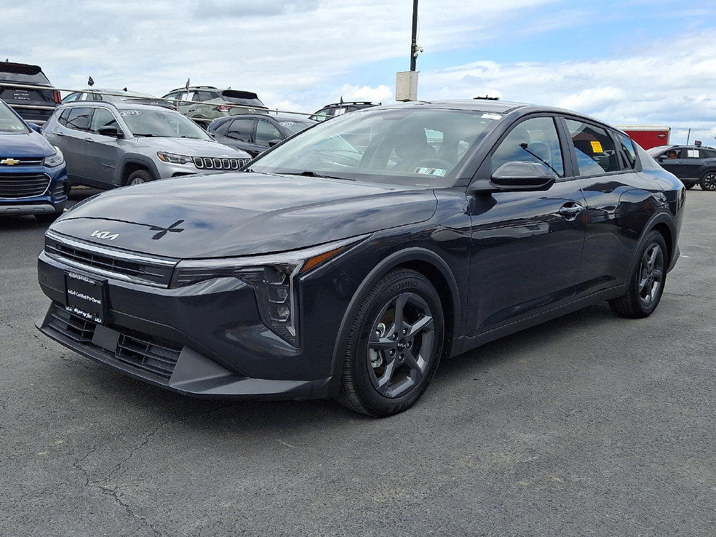 Certified 2025 Kia K4 FWD image 3