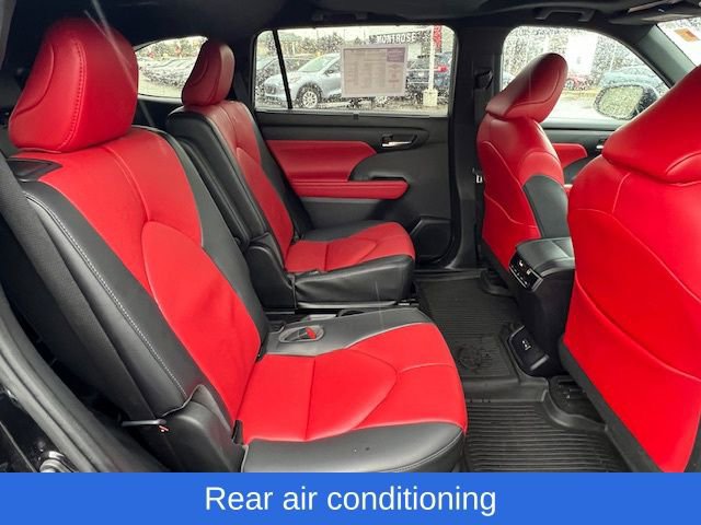 Used 2023 Toyota Highlander XSE image 16