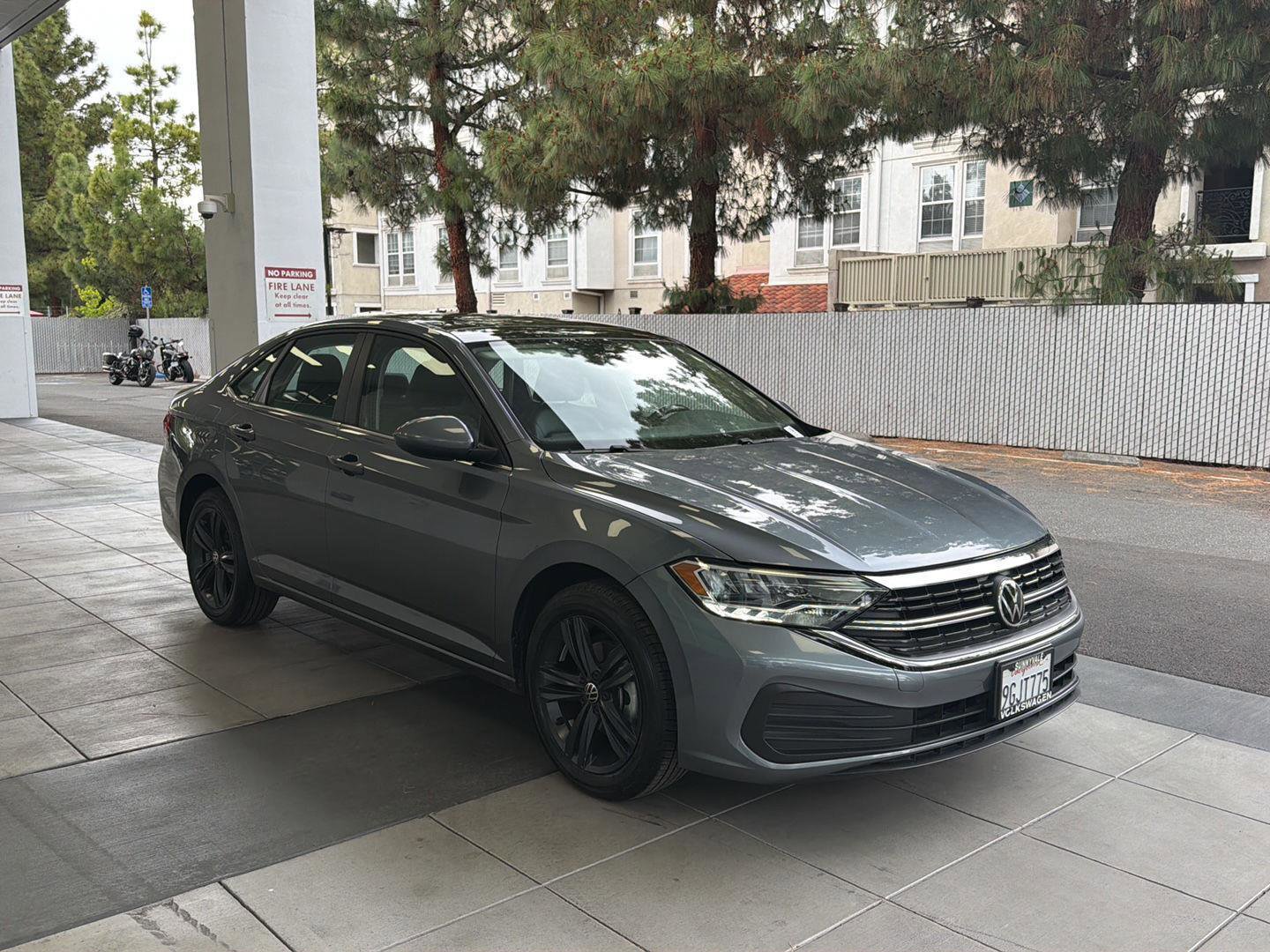 Used 2023 Volkswagen Jetta SE w/ Panoramic Sunroof Package FWD image 7
