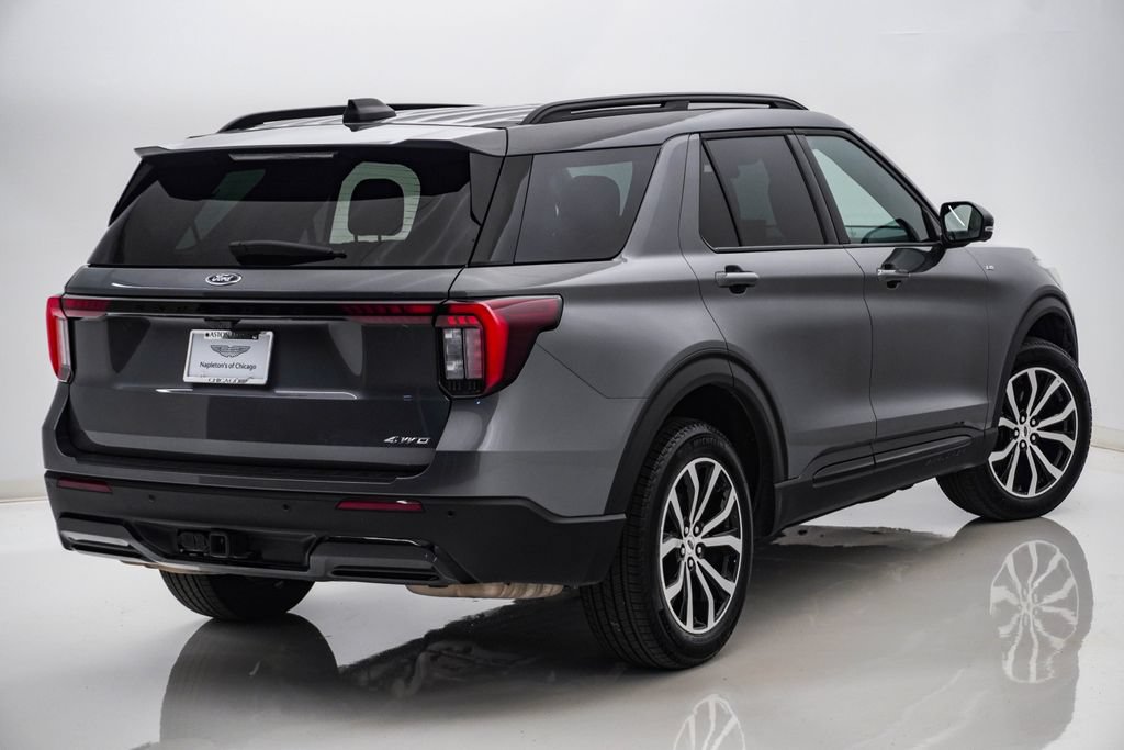 Used 2025 Ford Explorer ST-Line AWD/4WD image 11