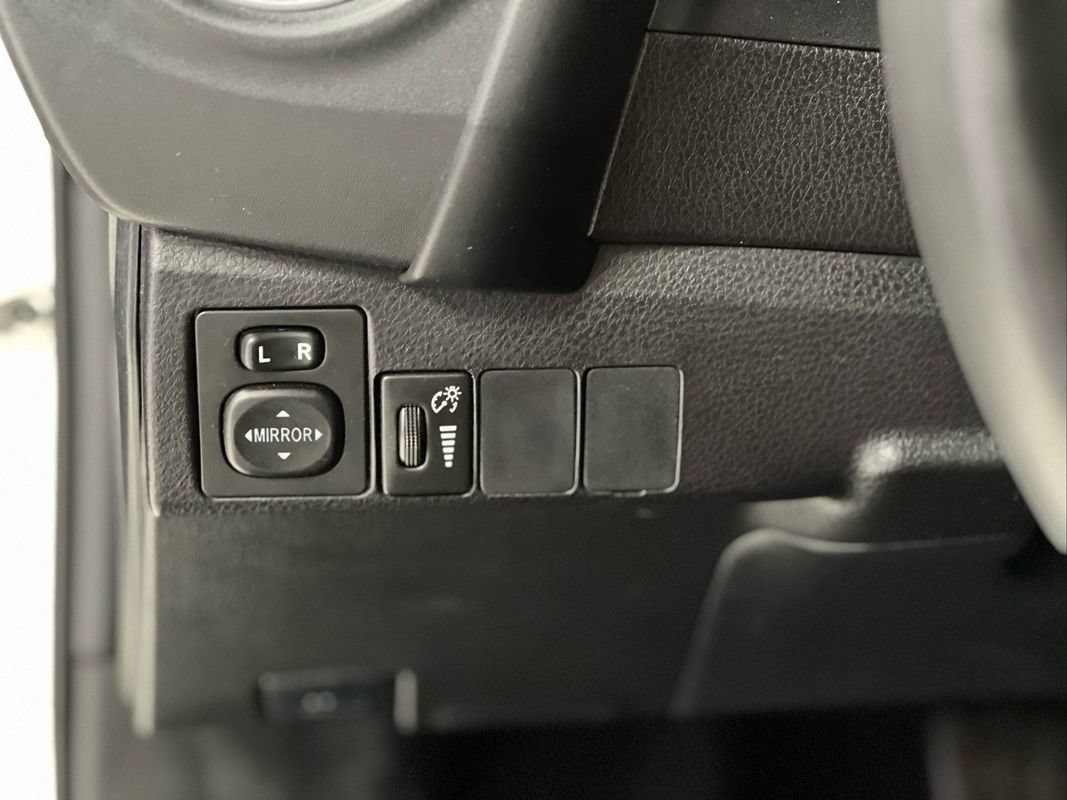 Used 2018 Toyota Corolla SE FWD image 14
