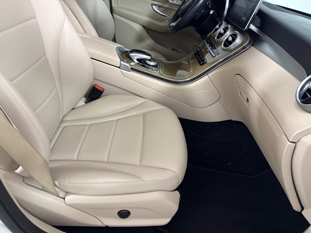 Used 2018 Mercedes-Benz GLC 300 w/ Multimedia Package image 24