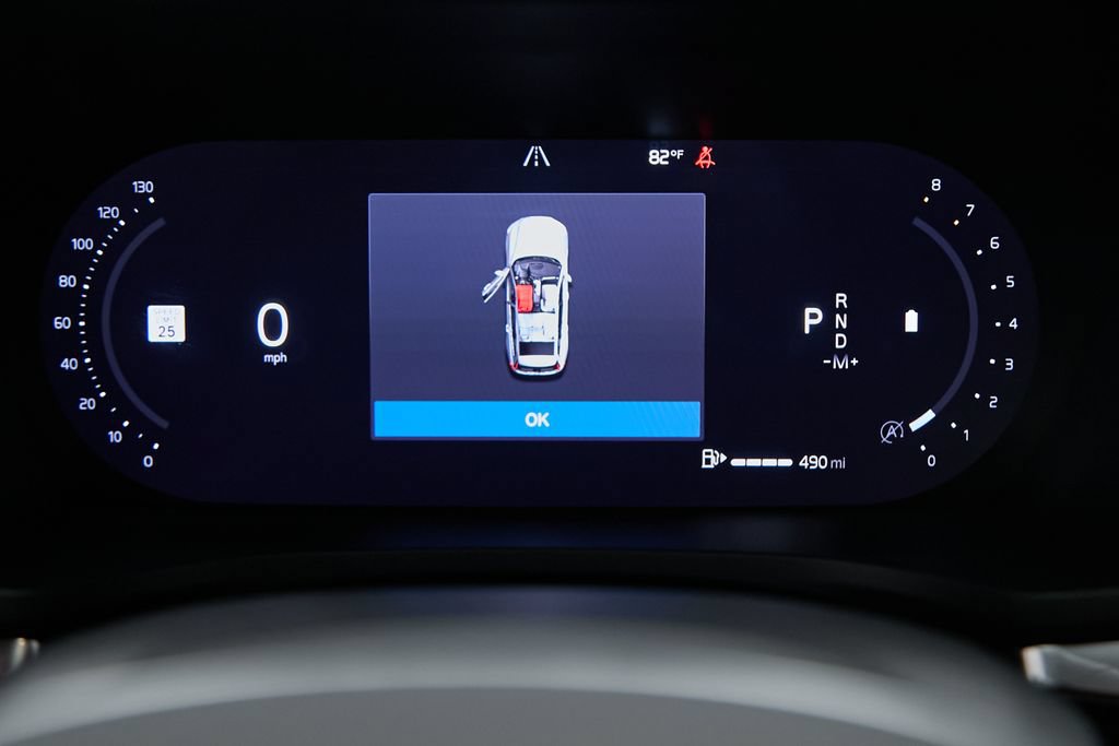 Certified 2025 Volvo V60 B5 Cross Country Ultra AWD/4WD image 18