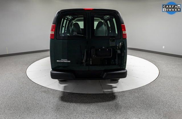 Used 2015 Chevrolet Express 2500 image 26