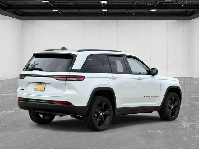 Used 2023 Jeep Grand Cherokee Altitude AWD/4WD image 5