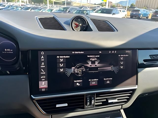 Used 2021 Porsche Cayenne AWD/4WD image 25