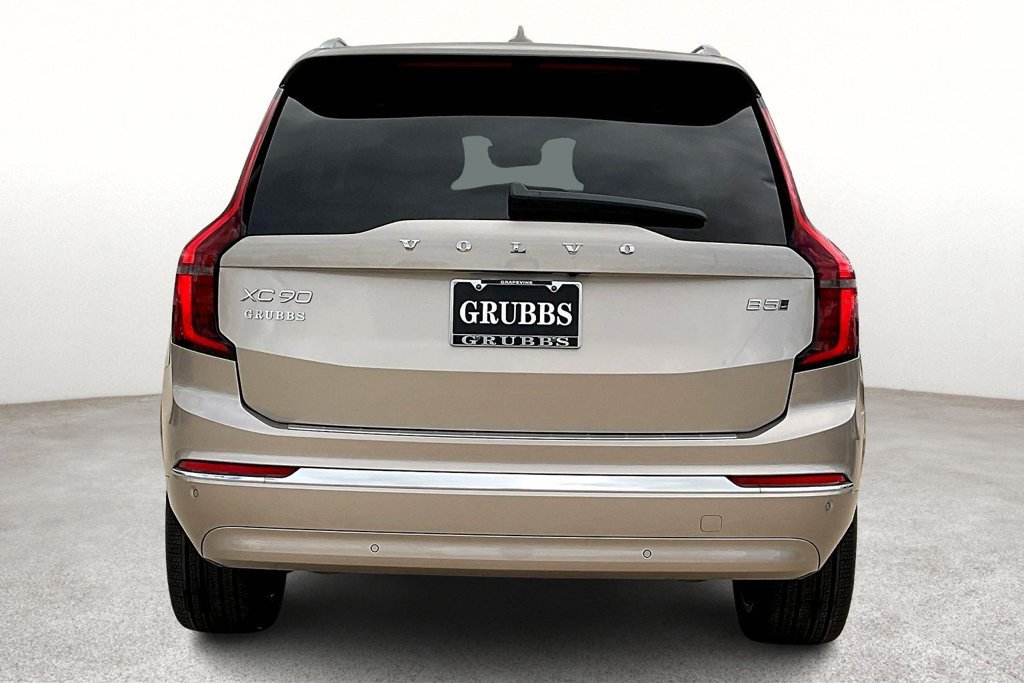 New 2026 Volvo XC90 B5 Plus w/ Protection Package Premier AWD/4WD image 5
