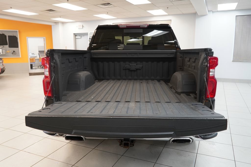Used 2019 Chevrolet Silverado 1500 LTZ w/ LTZ Convenience Package AWD/4WD image 9