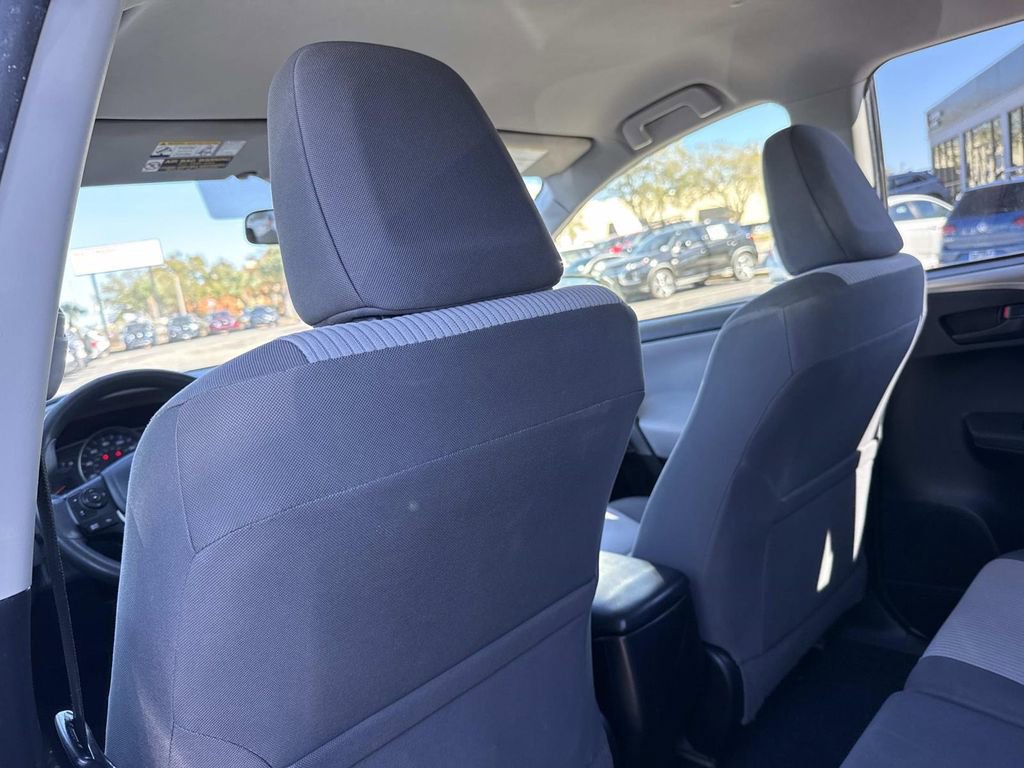 Used 2015 Toyota RAV4 LE image 12