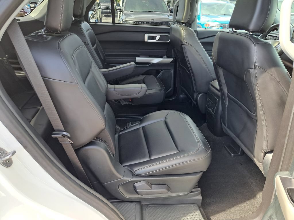 Used 2023 Ford Explorer XLT w/ Equipment Group 202A AWD/4WD image 26