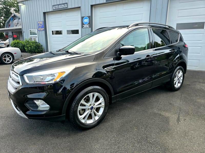 Used 2018 Ford Escape SE w/ Ford Safe & Smart Package image 1
